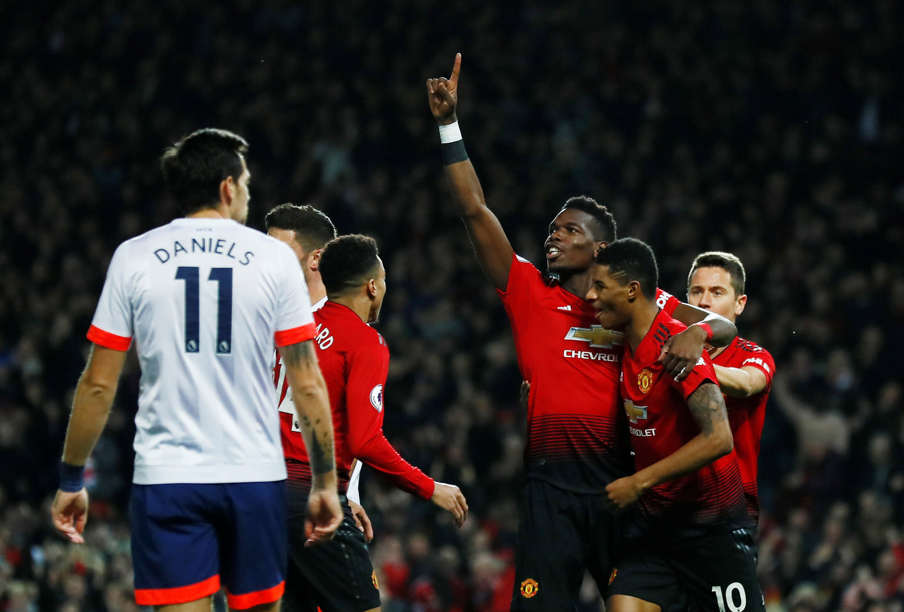 在伤病中奋 在伤病中奋